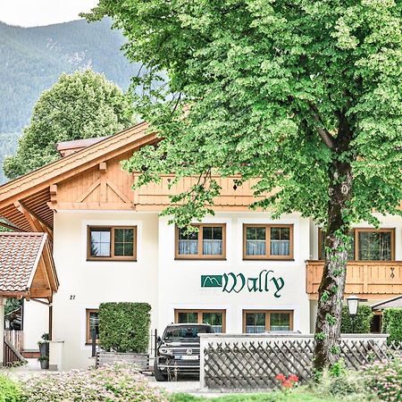 Ferienwohnungen "Zur Wally" Garmisch-Partenkirchen Exteriör bild
