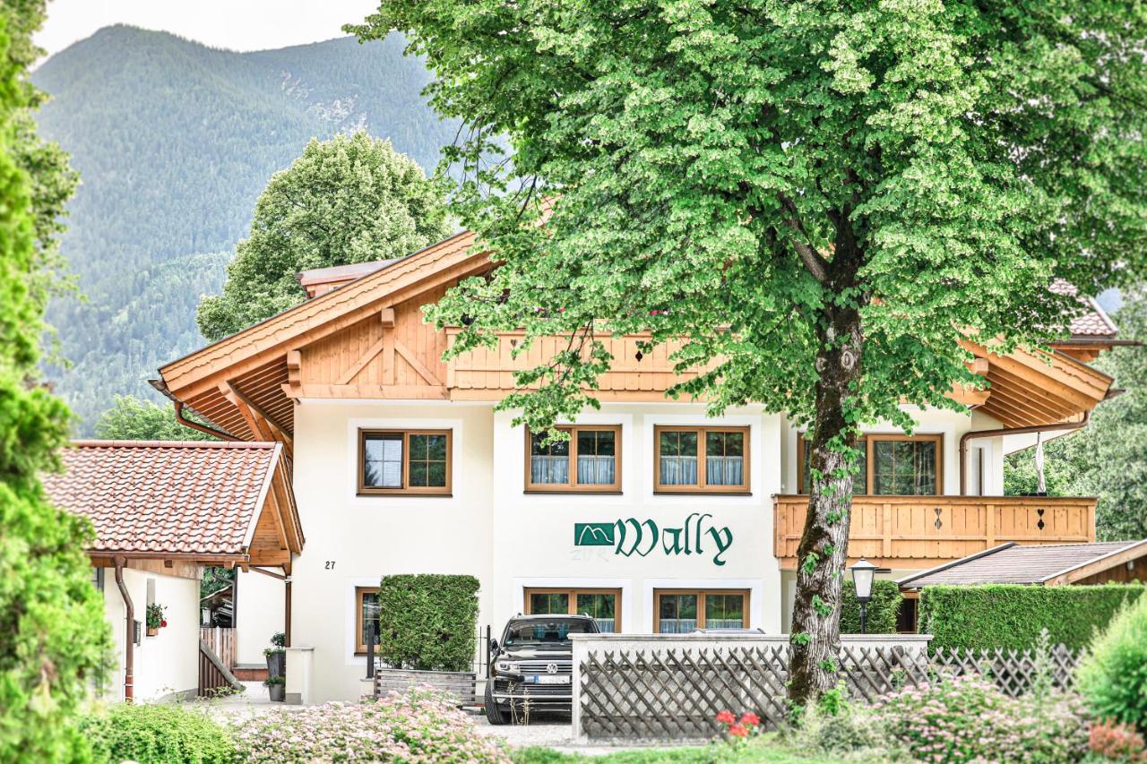 Ferienwohnungen "Zur Wally" Garmisch-Partenkirchen Exteriör bild